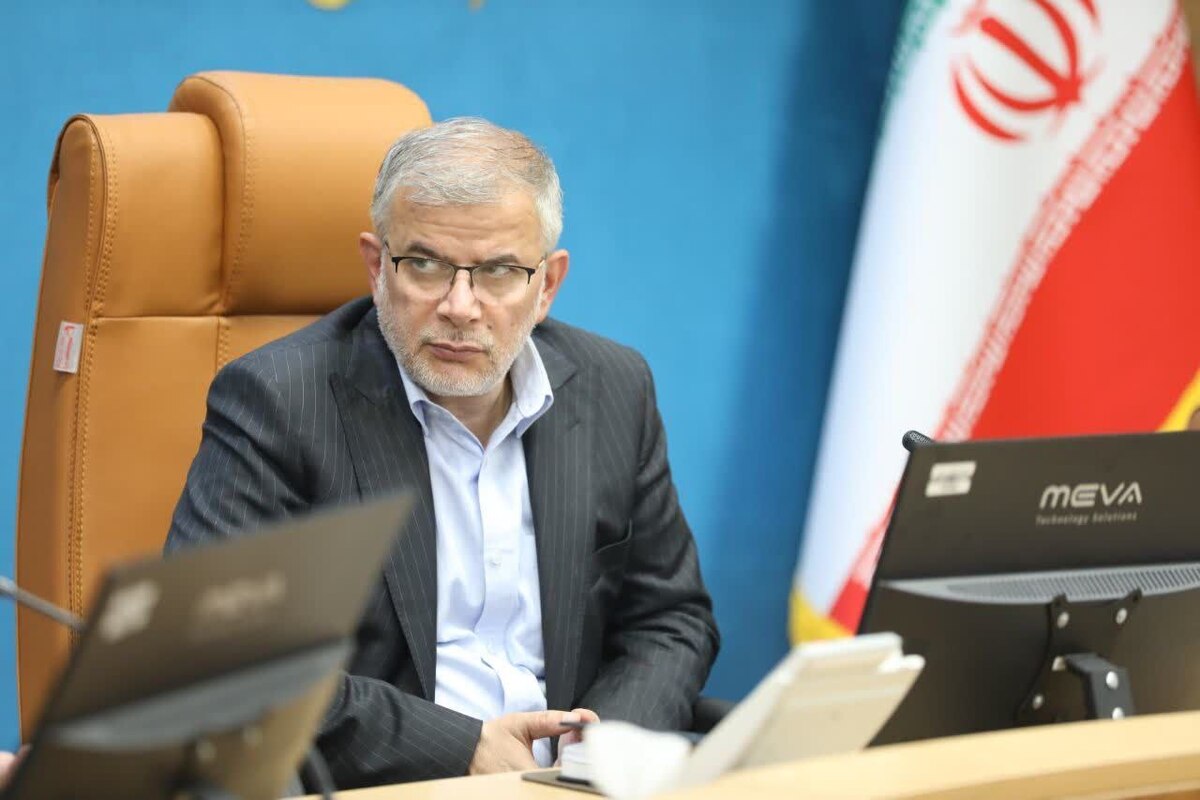 نماینده عالی دولت در استان البرز اعلام کرد: به منظور ارتقای شاخص‌های زیست‌محیطی، کاهش آلاینده‌های جوی و صیانت از سلامت عمومی، از روز پنجشنبه هفدهم مهرماه، روز‌های پنجشنبه در دستگاه‌های اجرایی استان تعطیل و به‌صورت دورکاری اجرا خواهد شد.