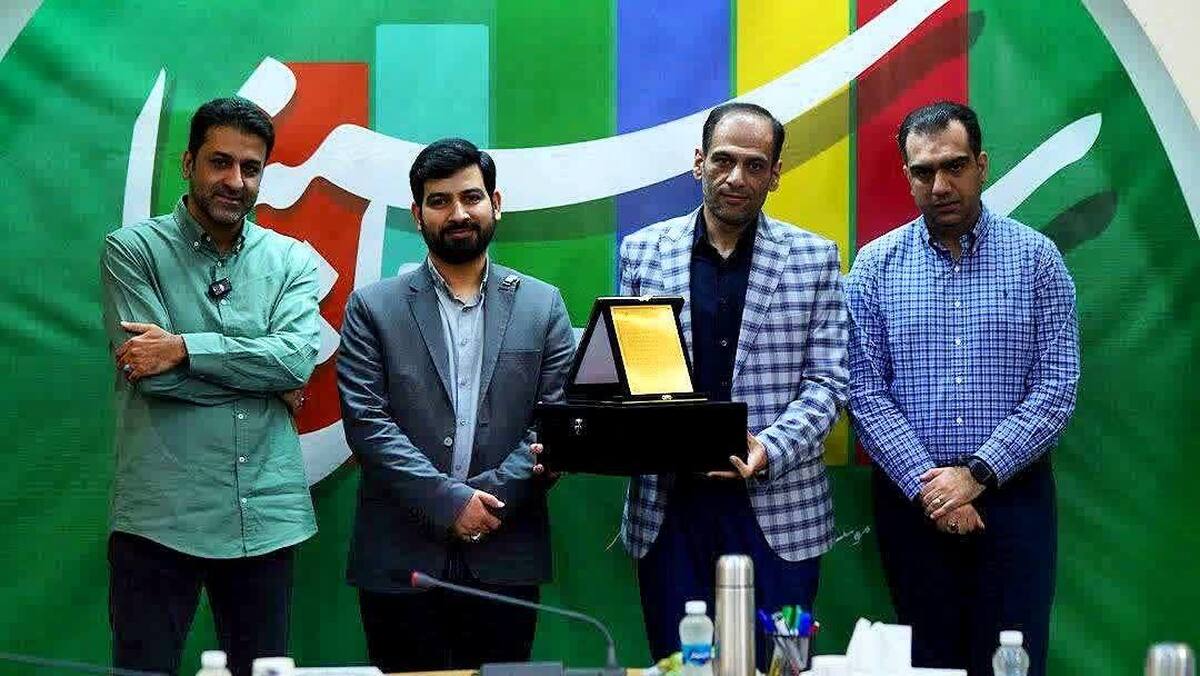 میلاد حبیبی مدیر امور سینمایی حوزه هنری استان های قزوین و البرز، در آیینی ملی «سینما سپاس» به عنوان مدیر نمونه و برتر کشوری معرفی و تجلیل شد.
