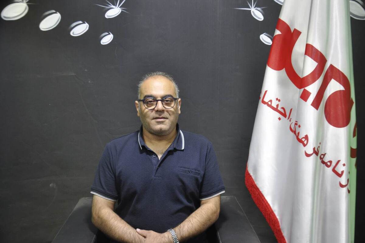 روزنامهٔ جام جم البرز، گفتگویی را با ابوالفضل حسینی نهوجی، مدیر فروشگاه حسینی در حوزهٔ پخش لوازم یدکی، انجام داده است که ماحصل آن را در ذیل، می خوانید: