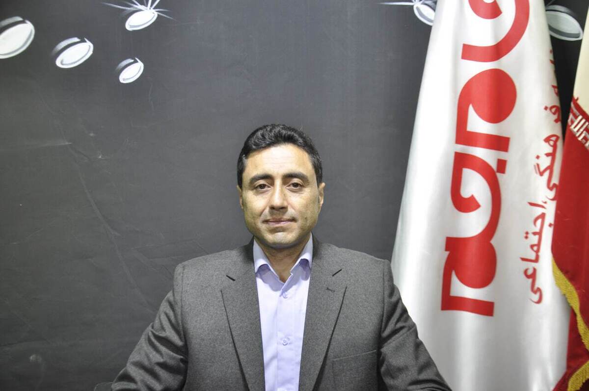 روزنامهٔ جام جم البرز، گفتگویی را با علی کریمی، مدیر عامل مجموعه تولیدی  طب ایرانیان با زمینه تولید البسه و زیراندازهای یکبار مصرف، انجام داده است که ماحصل آن را در ذیل، می‌خوانید: