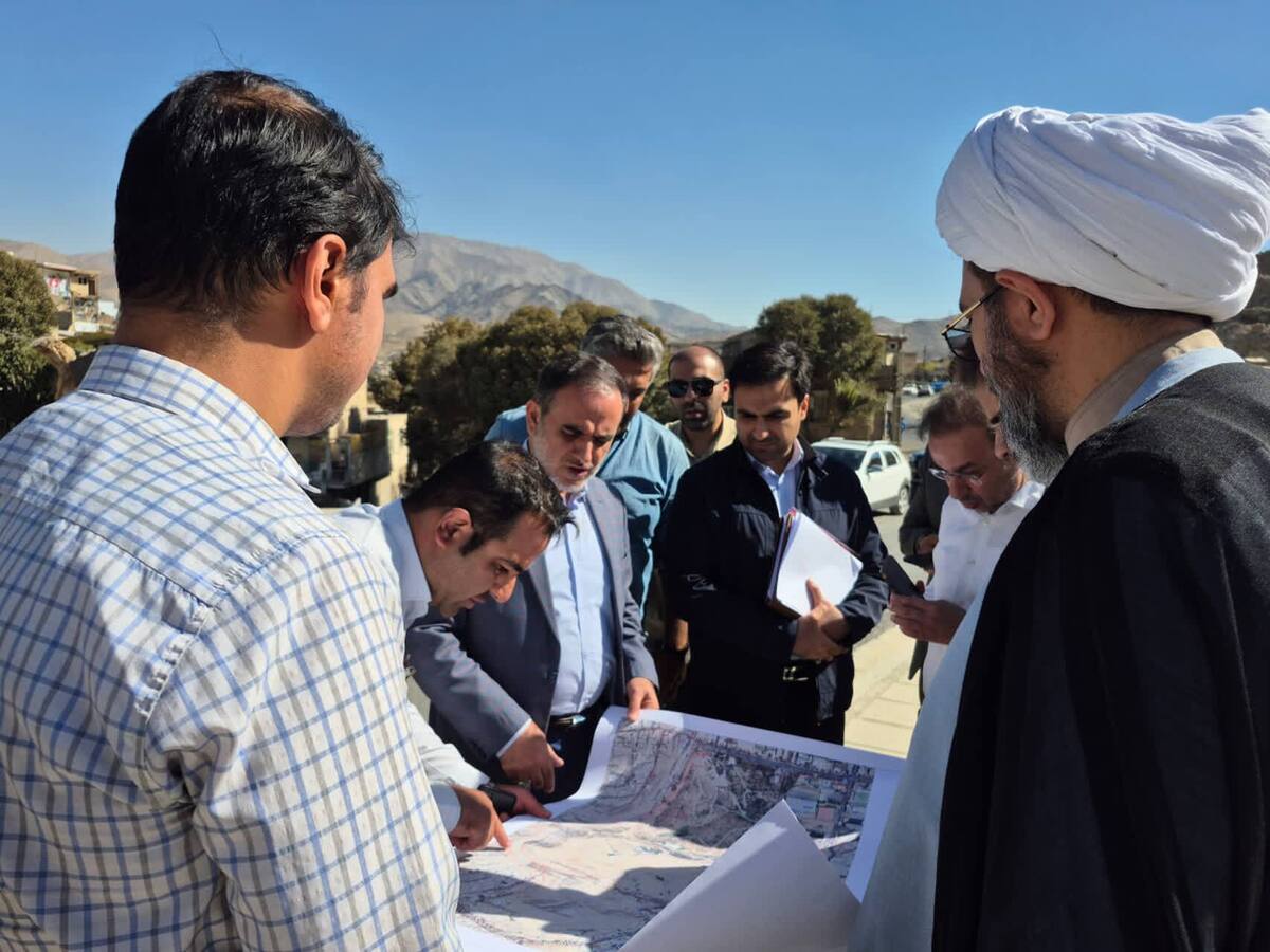 علیرضا رحیمی بر ضرورت تسریع عملیات اجرایی و تکمیل و ایمن‌سازی رینگ ۳۰ متری اسلام آباد تأکید نمود.