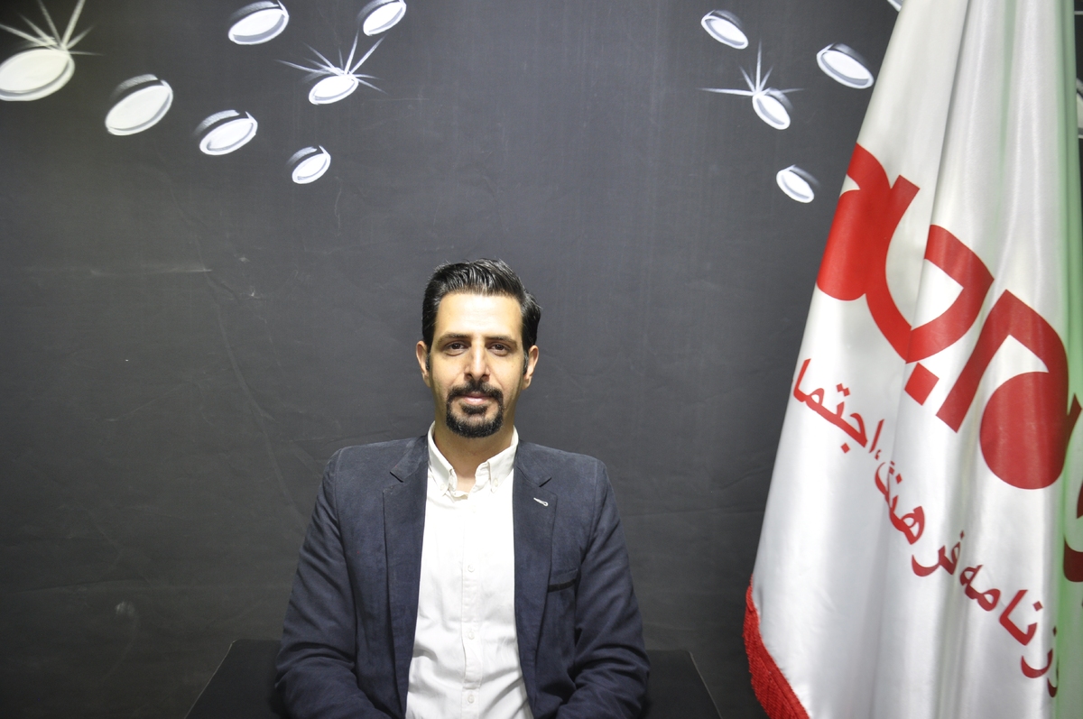 روزنامه جام جم البرز، گفتگویی را با سینا سیل سپور، مدیر رستوران کلاسیک، انجام داده است که ماحصل آن را در ذیل، می‌خوانید: