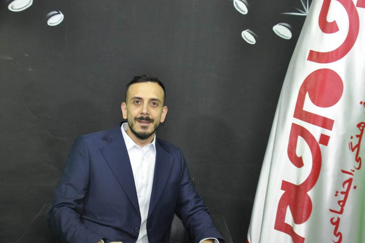 روزنامه جام جم البرز، گفتگویی را با حسین محمد خان، مدیر عامل شرکت تجارت ایلیا و رئیس هیئت مدیره شرکت آریا، انجام داده است که در ذیل، ماحصل آن را می‌خوانید: