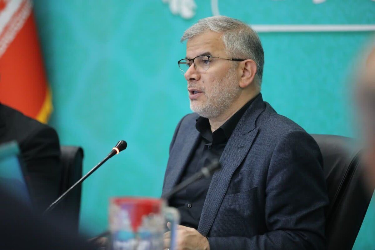 استاندار البرز با تأکید بر اهمیت پدافند غیرعامل در افزایش تاب‌آوری استان در برابر بحران‌ها گفت: اجرای سناریوها و مانورهای فرضی با مشارکت همه دستگاه‌های اجرایی، گامی مؤثر در ارتقای سطح آمادگی مدیران و نیروهای عملیاتی است.