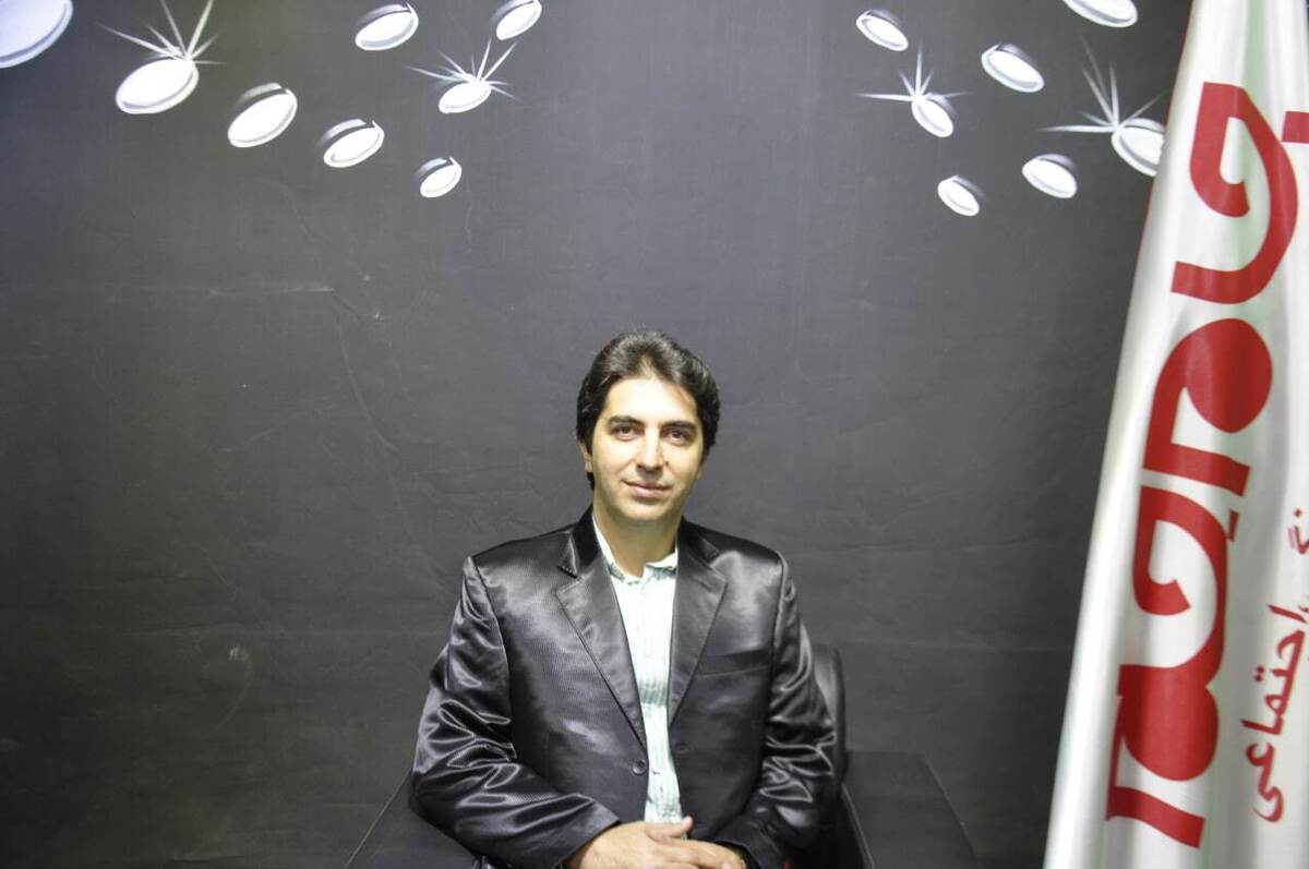 فرصت بزرگی نصیب‌مان شد تا با سعید رحمانی، مدیریت گالری طلا و جواهر سعید ، گفتگویی اختصاصی داشته باشیم. در ادامه، شما را به مطالعه‌ی این مصاحبه دعوت می‌کنیم.