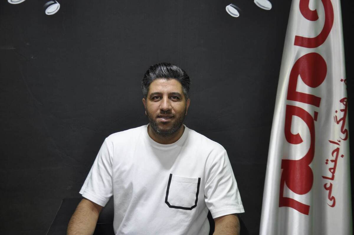 روزنامه جام جم البرز، مصاحبه‌ای با حسام اکبری، فعال در صنف عکاسی و فیلمیرداری، انجام داده است که ماحصل آن را در ذیل، می‌خوانید: