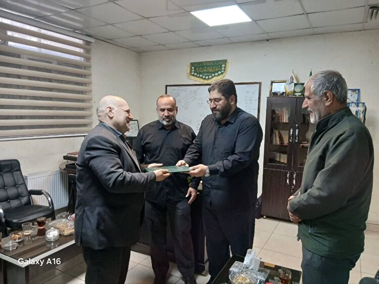 دیدار رئیس ستاد توسعه و بازسازی عتبات عالیات مهرشهر با فرمانده ناحیه امام هادی (ع)