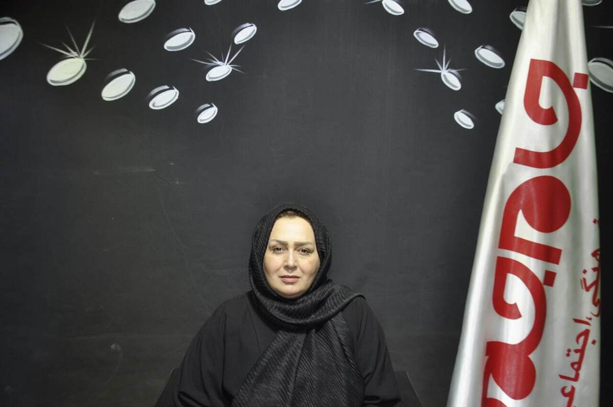 روزنامه جام جم البرز با مریم شکری، تکنسین میکرو اسکالپ، گفتگویی انجام داده که ماحصل آن را در ذیل، می‌خوانید: