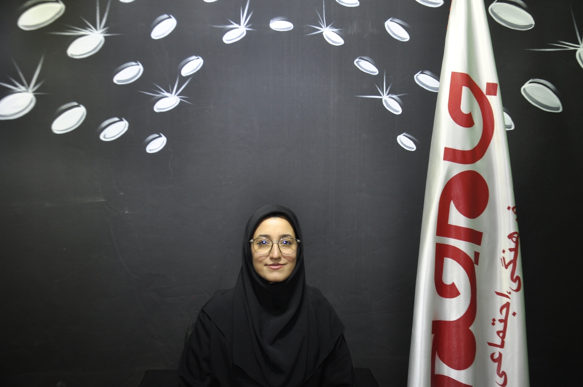 روزنامه جام جم البرز، گفتگویی را با آزیتا صادق پور، مدیر، موسس و مربی آموزشگاه ماساژمیس، انجام داده است که ماحصل آن را در ذیل،می‌خوانید: