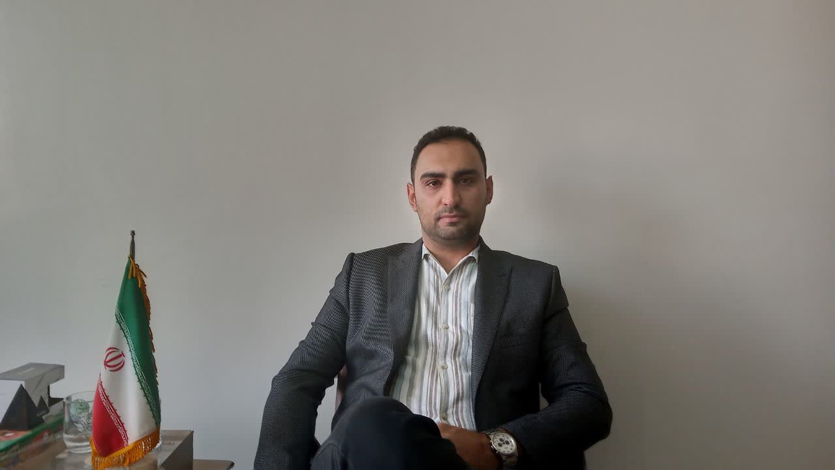 روزنامهٔ جام جم البرز، گفتگویی را با حامد والی، صاحب برند آقای تشک، انجام داده است که ماحصل آن را در ذیل، میخوانید: