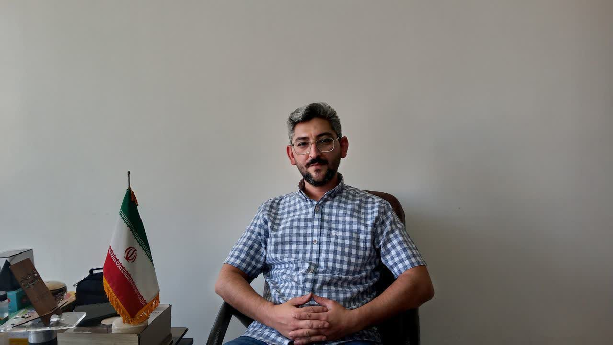 روزنامه جام جم البرز، گفتگویی را با مرتضی مظفّری، مسئول خدمات فنی کافی نت محله اسکندری تهران، انجام داده است که ماحصل آن را در ذیل، می خوانید: