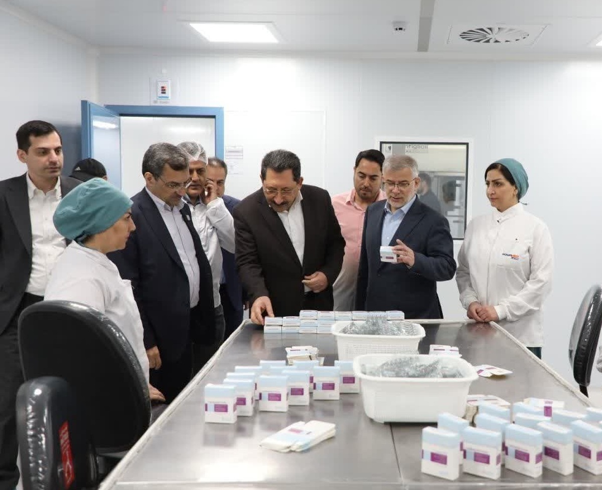 سید محمد اتابک، وزیر صنعت، معدن و تجارت، در جریان سفر خود به استان البرز، شرکت دارویی بهین تامین روزآمد را افتتاح کرد.