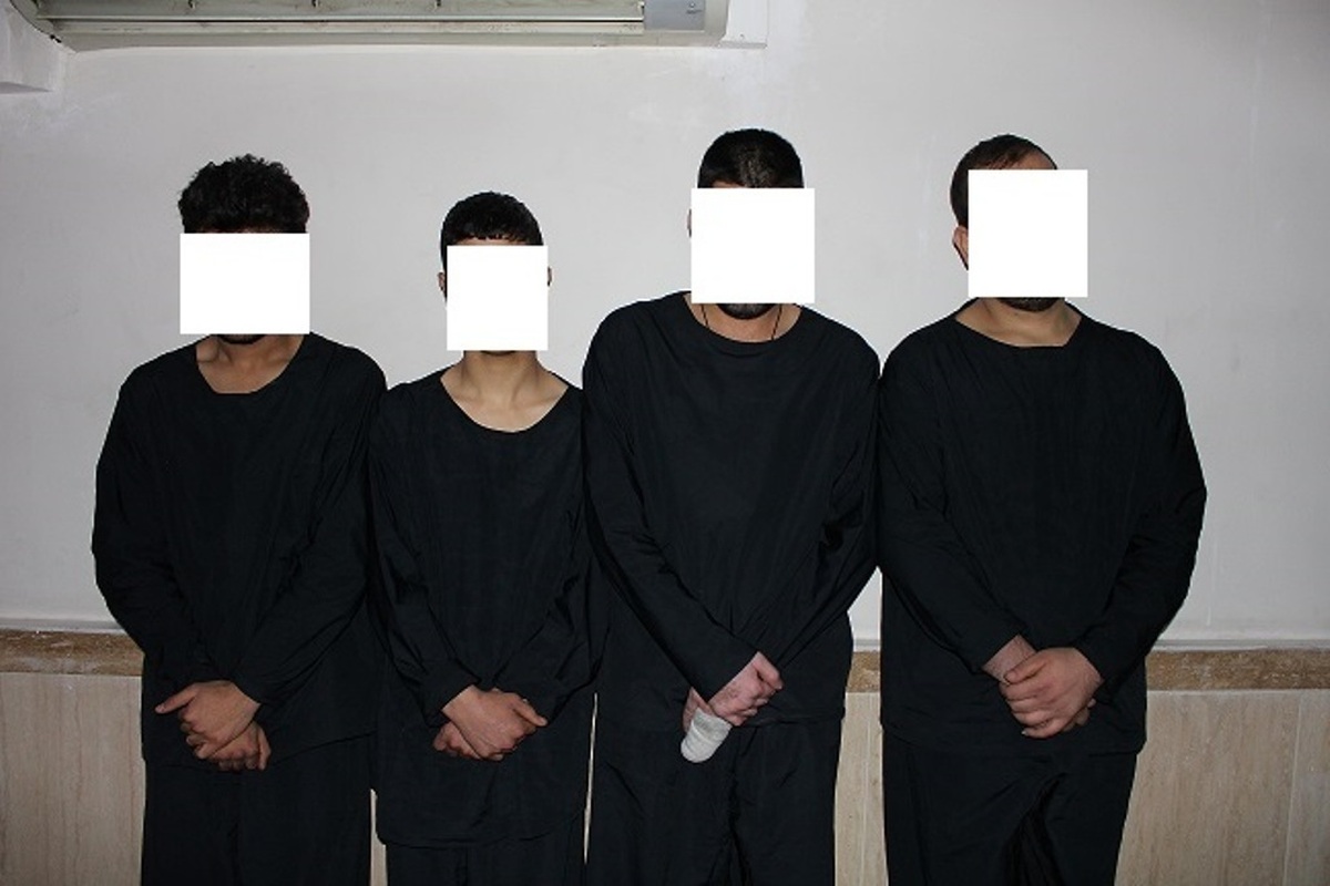 فرمانده انتظامی شهرستان کرج از دستگیری اعضای باند ۴ نفره سارقان حرفهای اماکن خصوصی و کشف ۲۳ فقره سرقت در منطقه ماهدشت این شهرستان خبر داد.