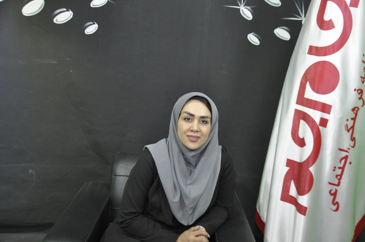 افتخار این را داشتیم تا با یکی از مدیران توانمند کشورمان، گفت‌وگویی اختصاصی داشته باشیم. توجه شما را به مصاحبه با آتنا افشارنیا ، مدیر و موسس دبستان غیردولتی آیین دانش، جلب می‌کنیم: