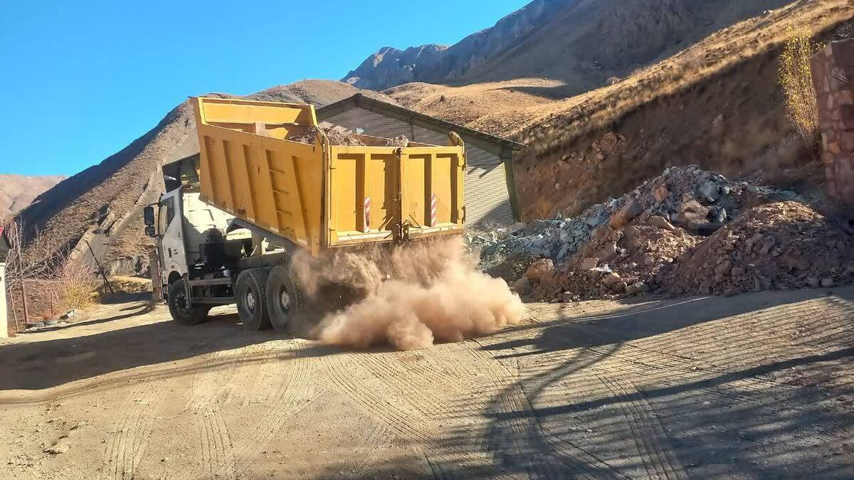 رئیس اداره منابع طبیعی و آبخیزداری شهرستان کرج گفت: ۲۱۴ مترمربع از اراضی ملی روستای نساء واقع در جاده چالوس شهرستان کرج آزاد و رفع تصرف شد.