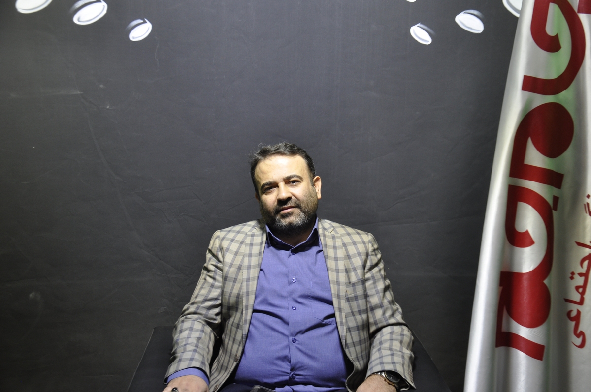 روزنامه جام جم البرز، گفتگویی را با داود جوینده شندی، مدیر فروشگاه سورنا سلامت، انجام داده است که ماحصل آن را در ذیل، می‌خوانید: