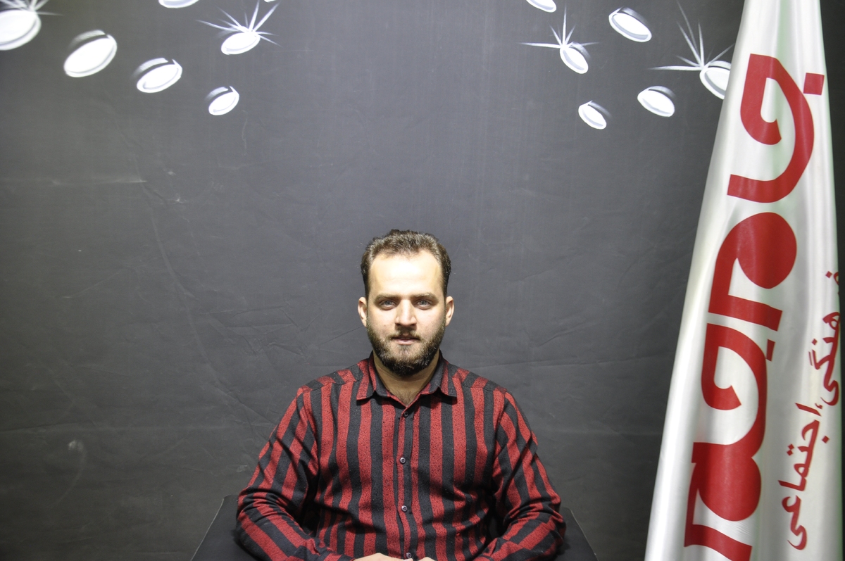 روزنامه جام جم البرز، گفتگویی را با محمد علیپور، مدیر گروه فنی مهندسی MB و کارآفرین در زمینه برق و هوشمندسازی، انجام داده است که ماحصل آن را در ذیل، می‌خوانید: