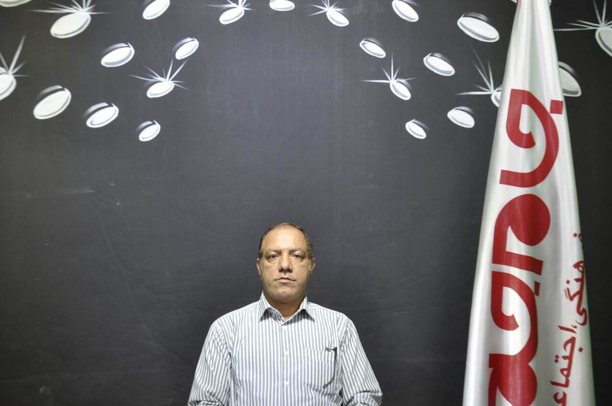 روزنامه جام جم البرز، مصاحبه‌ای با وحید زمانی فرد، بنیانگذار و مدیر مجموعه گچبری پیش ساخته آرامان، انجام داده است که ماحصل آن را در ذیل، می‌خوانید: