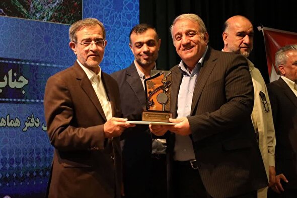 معرفی برگزیدگان جشنواره پژوهش در البرز