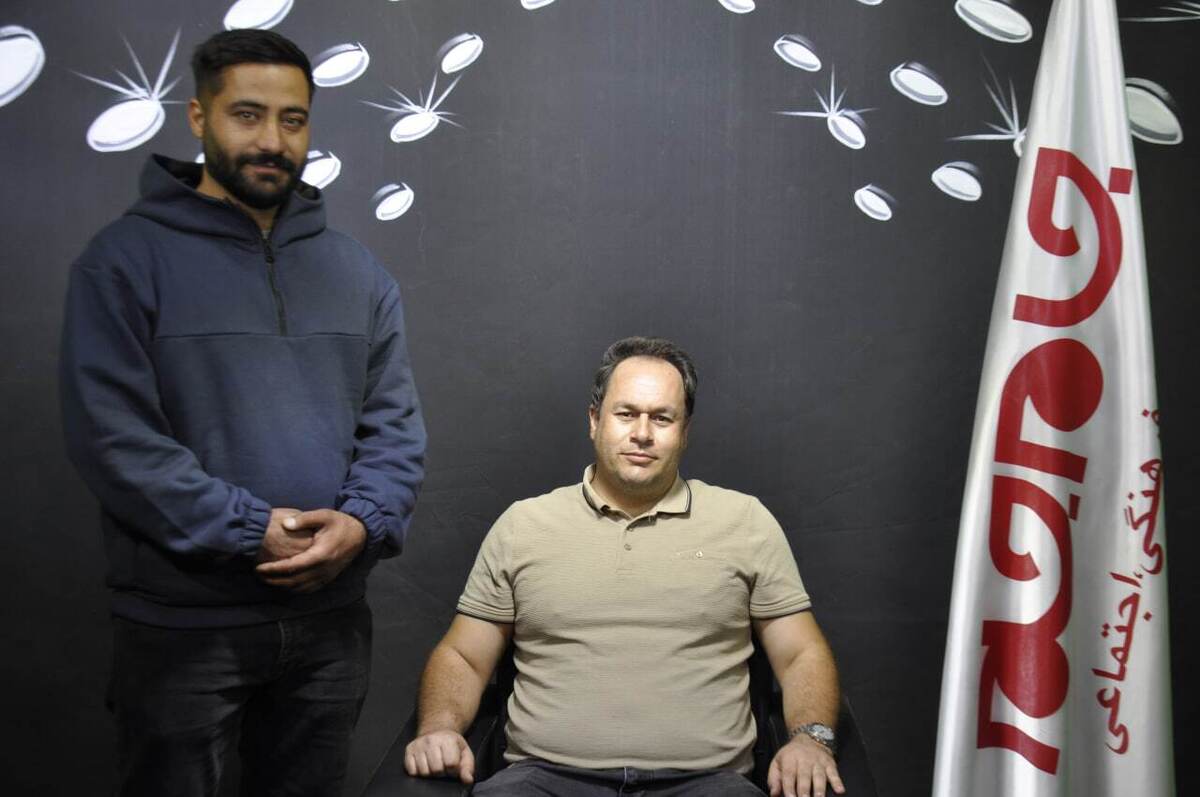 روزنامه جام جم البرز، مصاحبه‌ای با وحید ملکی و مهرداد اکبری، مدیران مجموعه ایزوگام بام گستر اصل تهران، انجام داده است که ماحصل آن را در ذیل، می‌خوانید: