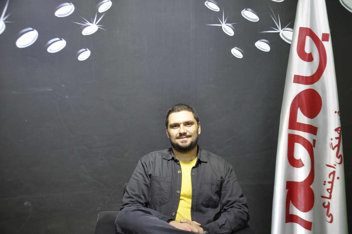 روزنامه جام جم البرز، مصاحبه ای با میکائیل بیات، مدیر مجموعه ایران وب هاب، انجام داده است که ماحصل آن را در ذیل، می خوانید: