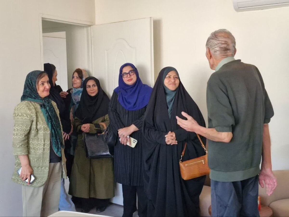 مدیر کل امور بانوان و خانواده استانداری البرز گفت: این مجموعه که به همت بانوان توانمند راه‌اندازی شده، نمونه‌ای موفق از مشارکت زنان در ارائه خدمات اجتماعی و مراقبتی است و توانسته محیطی شبیه به خانه برای سالمندان فراهم کند.
