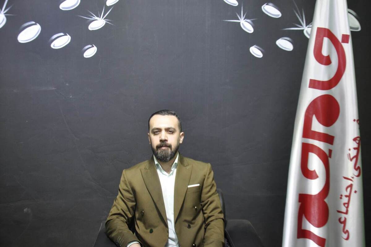 افتخار این را داشتیم تا با یکی از مدیران توانمند کشورمان گفتگویی اختصاصی داشته باشیم؛ توجه شما را به مصاحبه با سروش صالح، مدیر مجموعه گالری صالح، جلب می‌نماییم: