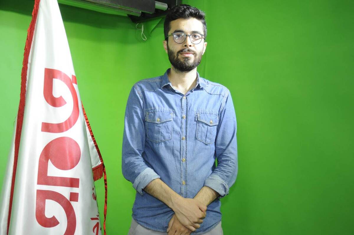 طراحی یکپارچه آشپزخانه منازل با استفاده از لوازم توکار، موجب می‌شود که به مکانی با ظاهری زیباتر تبدیل شوند. سید محمد حسن مرتضوی، یکی از فعالان خوشنام لوازم خانگی توکار است که مدیریت سه مجموعه با عنوان دلتون در این حوزه را بر عهده دارد. این مدیر زبده و توانمند، دارای سابقه‌ای درخشان و پیشینه‌ای بلند مدت است. بنیان گذار مجموعه تخصصی دلتون با بهره گیری از تجربیات پانزده ساله خود توانسته است در شهرستان‌های پرمصرف کشور، انبار‌هایی را تاسیس کند. از این رو سهولت در انجام امور را افزایش داده و کالا را به مشتری‌های خانگی و یا همکاران خود، سریع‌تر و راحت‌تر می‌رساند. از این رو خبرنگار روزنامه جام جم البرز با این مدیر مجرب و متخصص گفتگویی انجام داده است که ماحصل آن از نگاه شما می‌گذرد: