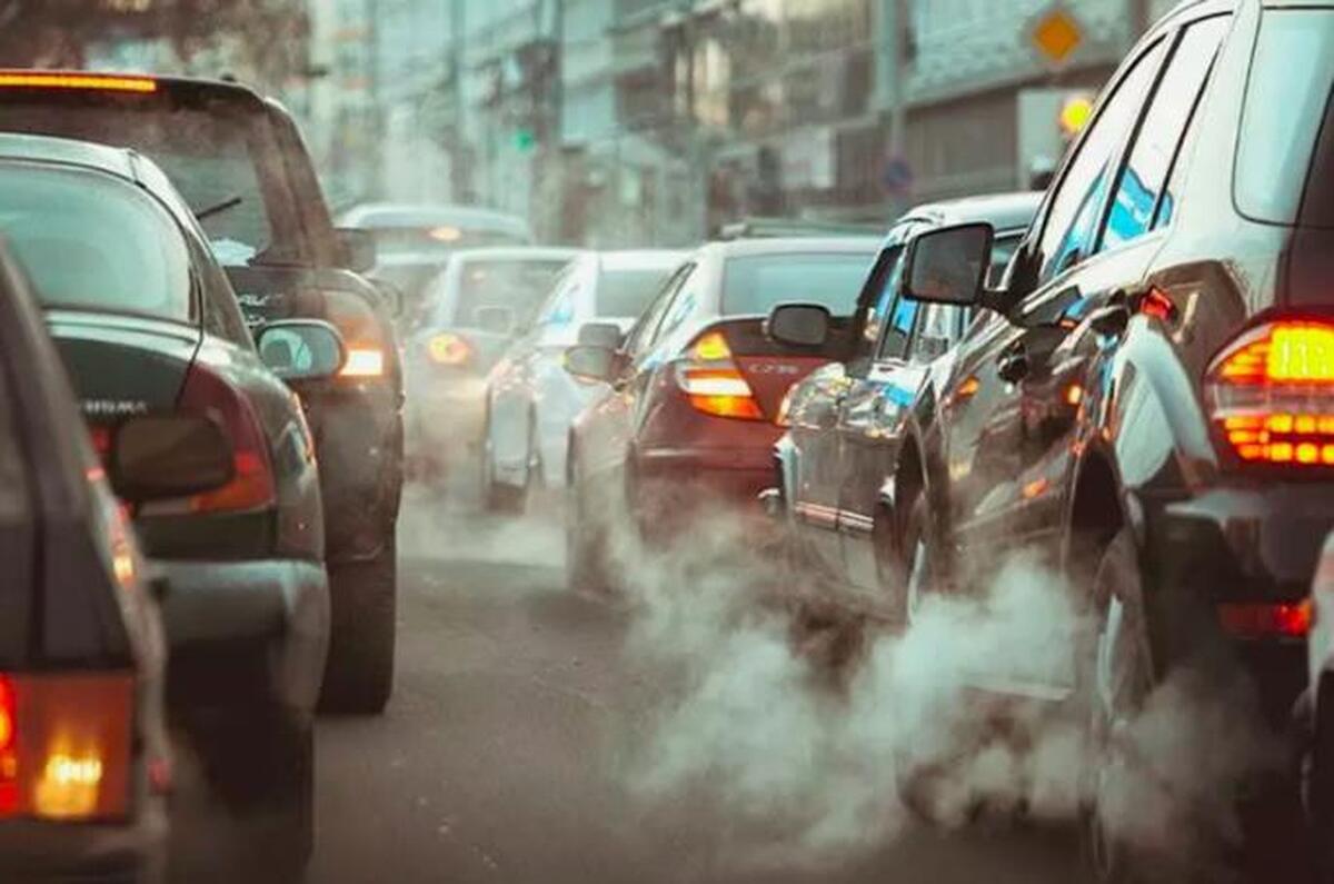 رییس پلیس راهنمایی و رانندگی البرز از اجرای طرح تشدید برخورد قانونی با وسایل نقلیه آلاینده هوا و دودزا در این استان خبرداد و گفت: خودروهای دارای نقص فنی و آلاینده اعم از خودروهای شخصی و دولتی اعمال قانون و به تعمیرگاه اعزام می شوند.