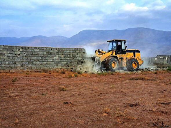 البرز آماج هجوم ویلاسازان