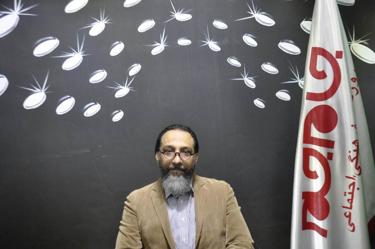 روزنامه جام جم البرز، مصاحبه‌ای با مجید زرین، مدیریت استودیو زرین، انجام داده است که ماحصل آن را در ذیل، می‌خوانید: