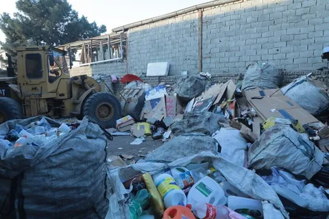 جمع آوری مرکز غیرمجاز تفکیک زباله با دستور قضایی در فردیس