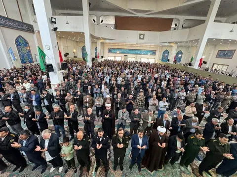 اقامه نماز عید فطر در شهرستان چهارباغ