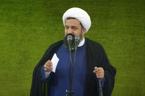 تقوا و امر به معروف، راه نجات جامعه از بی‌حیایی و بی‌عدالتی