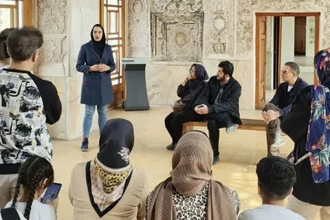 راهنمایان گردشگری پل ارتباطی میان مردم و تاریخ ایران هستند