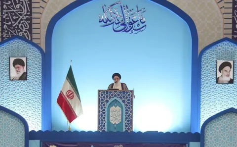 مردم ما در هر شرایطی از انقلابشان دفاع می کنند