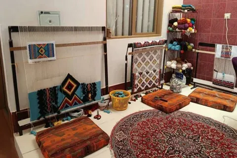 تولید ۳۲۰۰ متر مربع فرش و گلیم دست‌باف توسط مددجویان البرزی