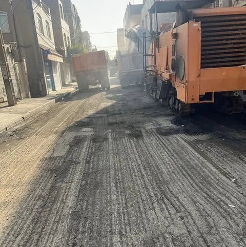 اجرای طرح جهادی آسفالت‌ریزی و بهسازی معابر منطقه ۴